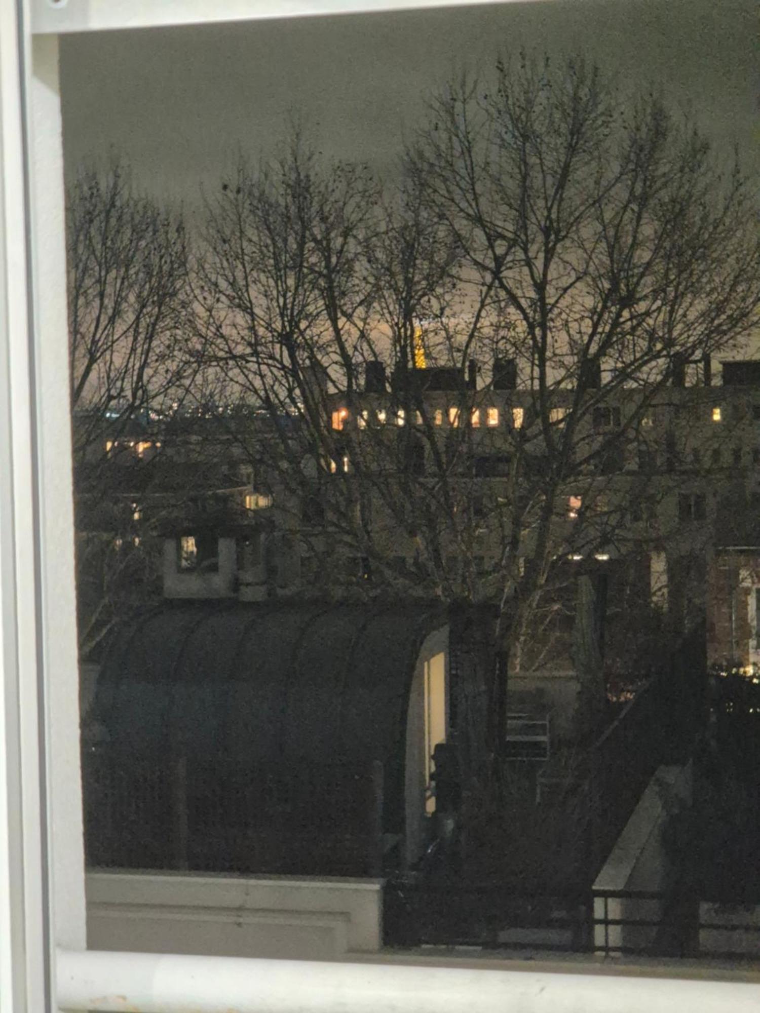 Studio A Suresnes Rum bild